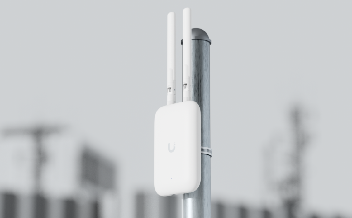 UK Ultra aan een paal met optionele externe antennes